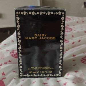 Marc Jacobs Daisy Eau de Toilette 50ml - Black and Gold New Never Been Opened!